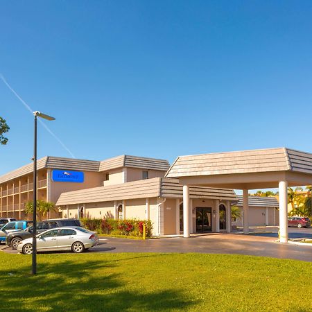 Hotel Baymont By Wyndham Bonita Springs Esterno foto
