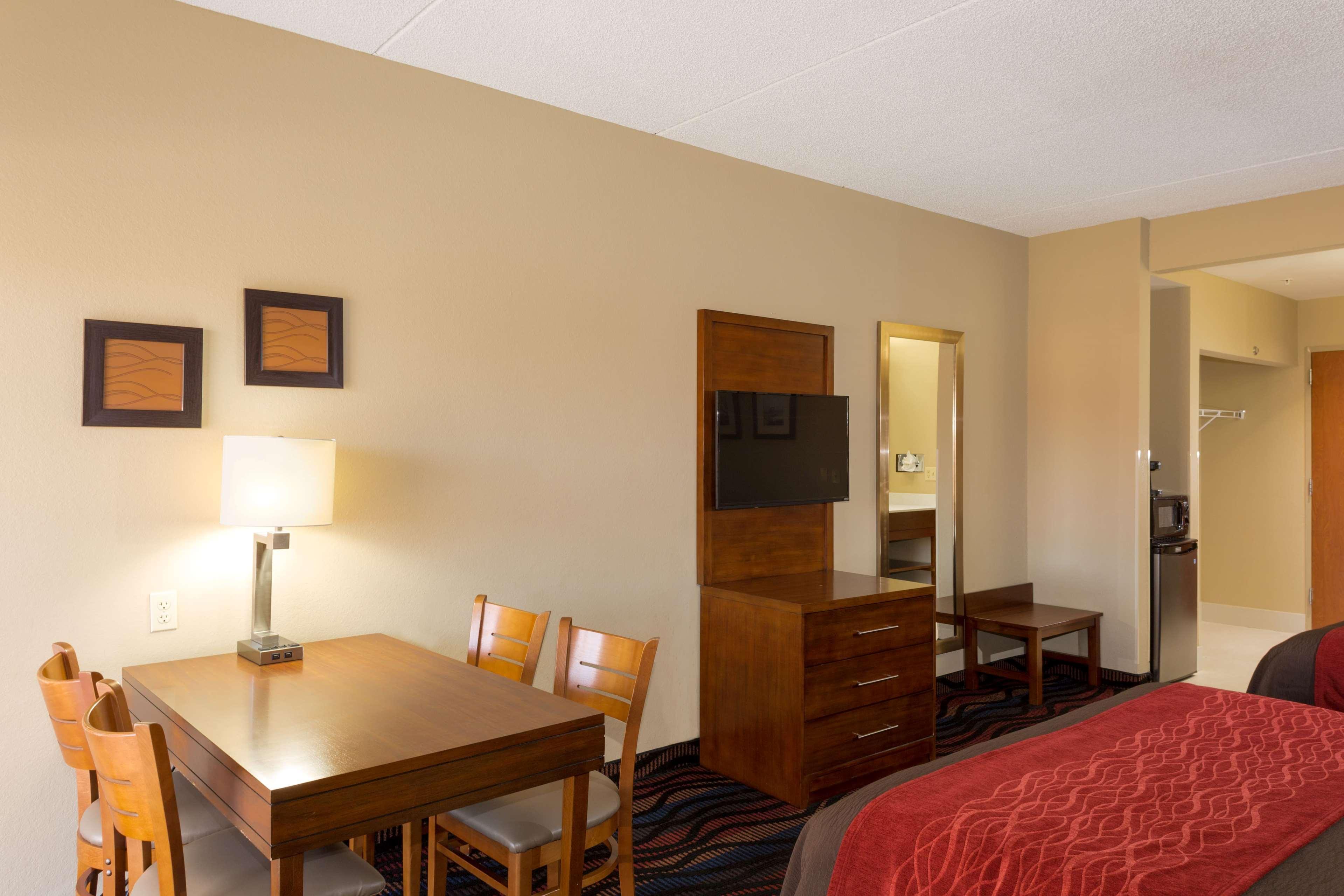 Hotel Baymont By Wyndham Bonita Springs Esterno foto