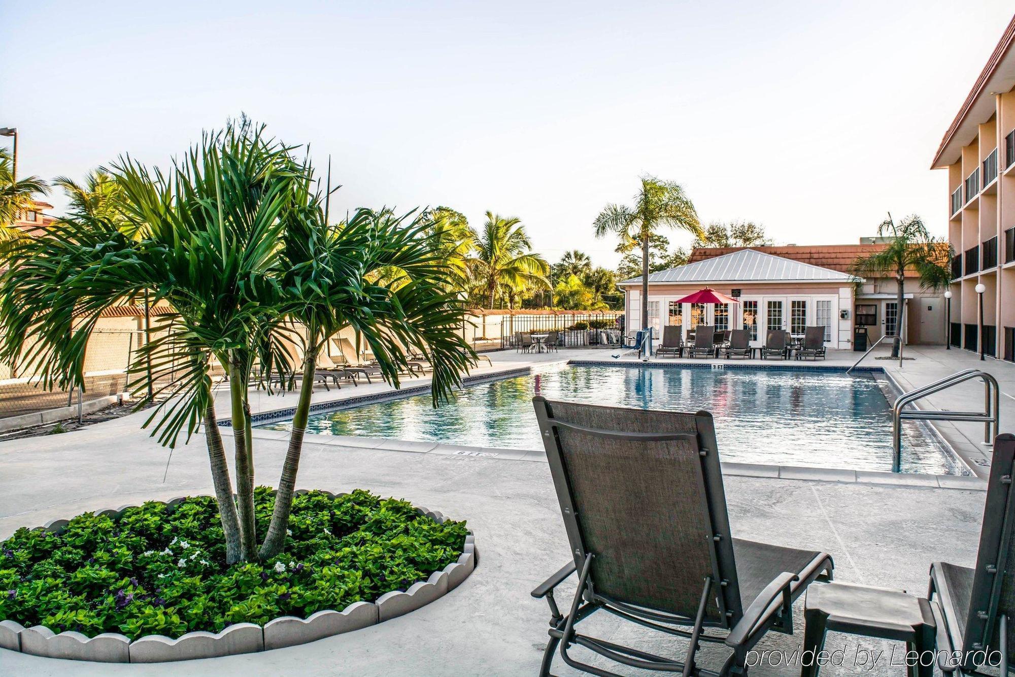 Hotel Baymont By Wyndham Bonita Springs Esterno foto