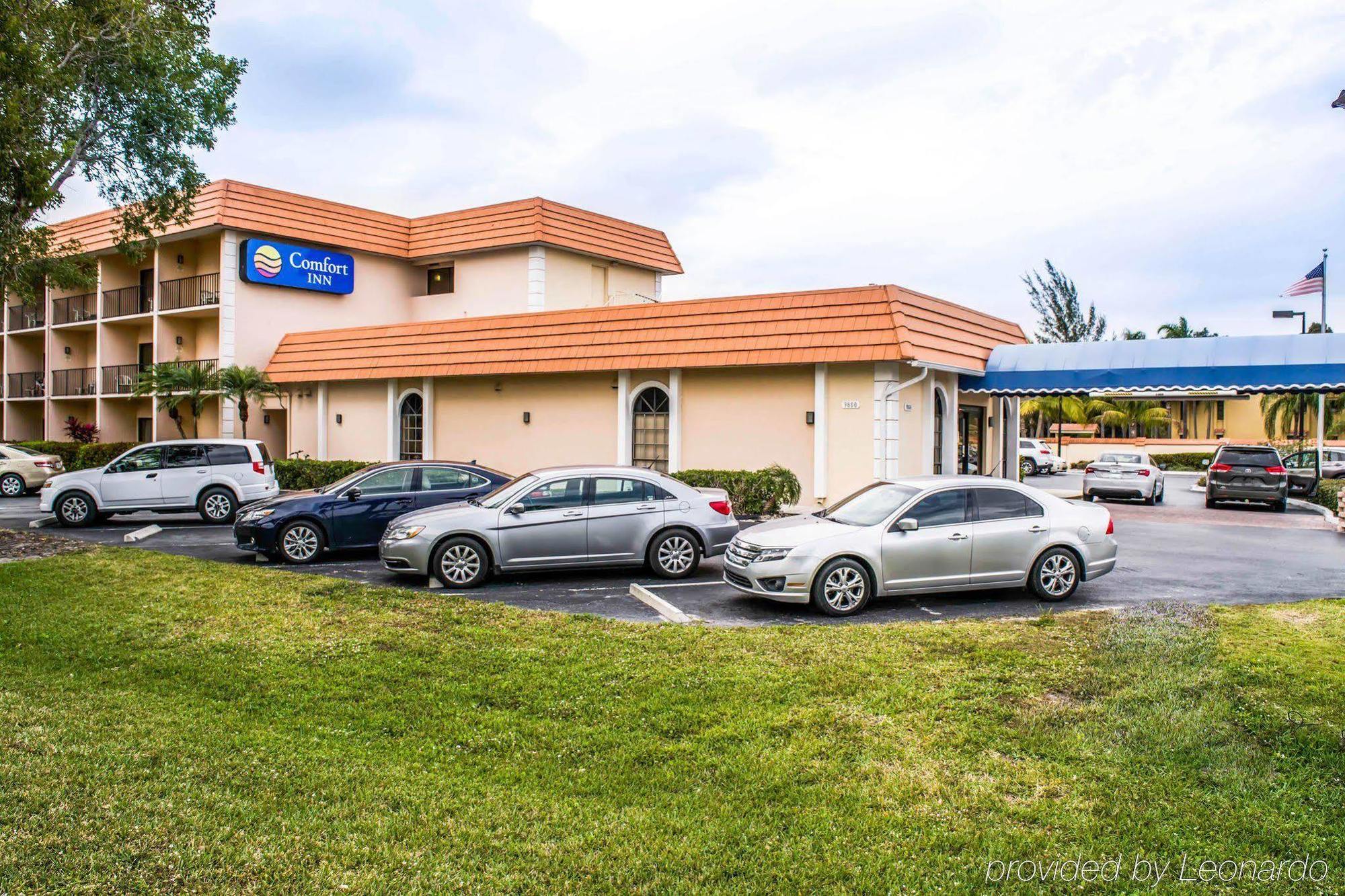 Hotel Baymont By Wyndham Bonita Springs Esterno foto